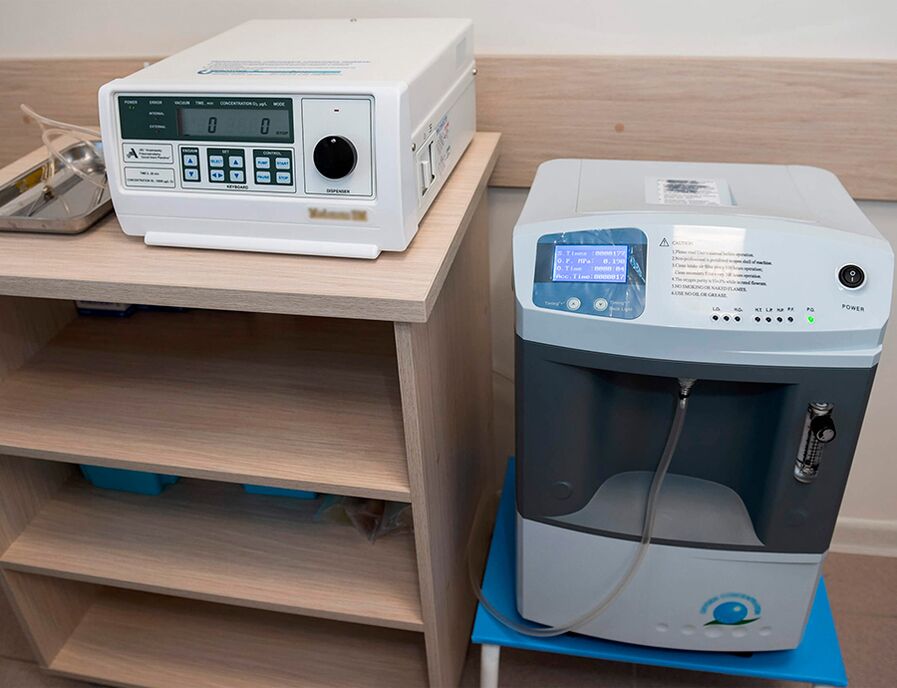 Ozonizers for producing medical ozone